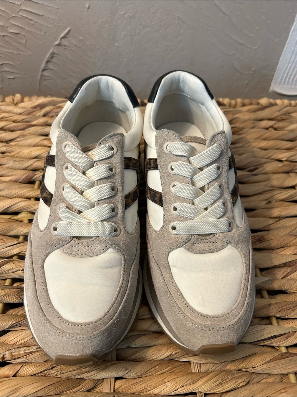 EUC Veronica Beard Valentina Women’s Neutral Beige Suede & Leather Sneakers - Picture 4 of 9